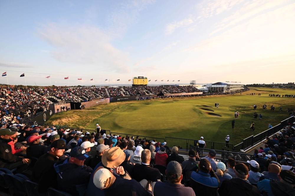The 5000 seat stadium around the 18th green in brilliant afternoon sunshine and a stiff breeze on Open Friday. The players averaged 4.98 strokes on this hole over the four days, making it the hardest par five in Open history. 