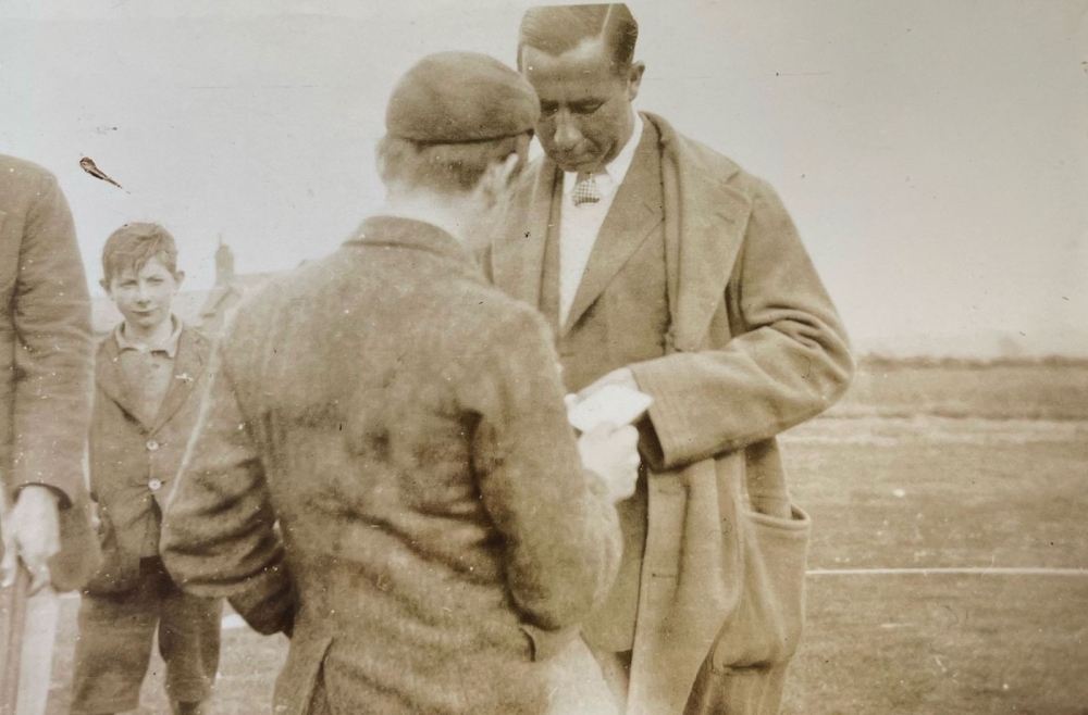 Walter  Hagen signing autographs at Hoylake