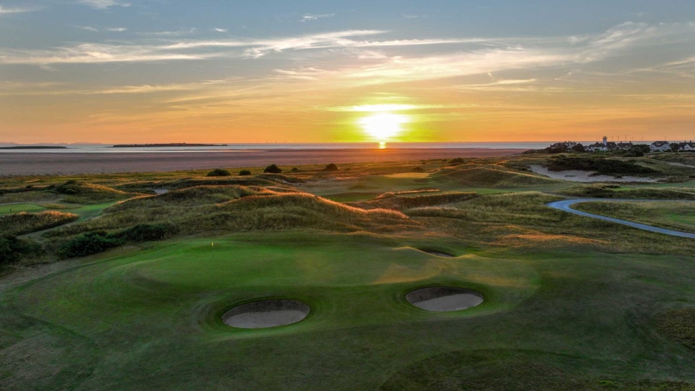 Normally played into a crosswind, the 'New' is the first of Hoylake's par 3's and is surrounded by deep bunkers. A tip for newcomers is to take one more club from the tee and aim to the right hand side of the green. The extra club will help carry the cavernous bunker on the front right and the natural slope will swing the ball back towards the hole.